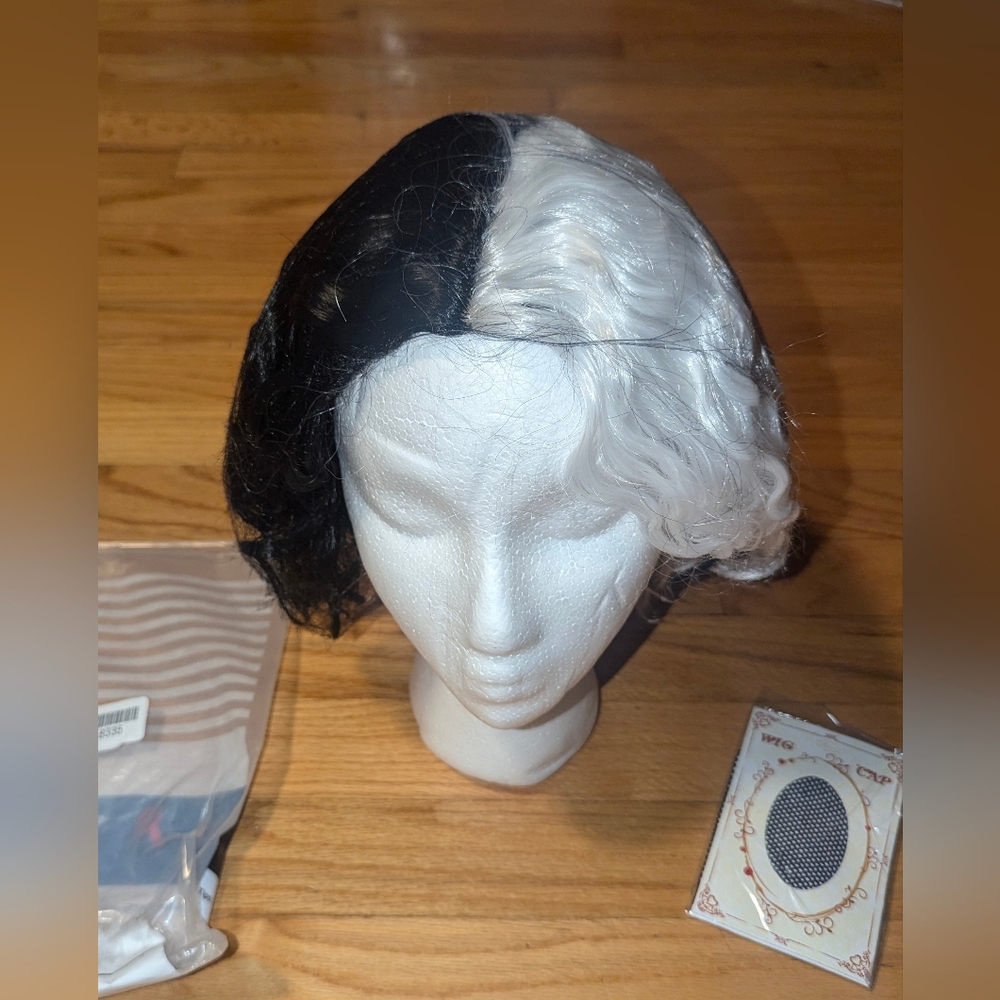 White Black Wavy Hair Bob Wig Short Hair Cosplay Halloween Wig